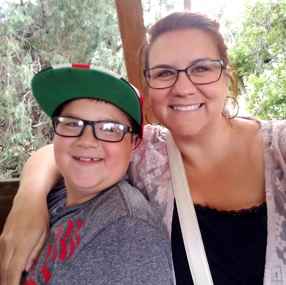 Meet your Posher, Ladonna - Picture 3 of 3